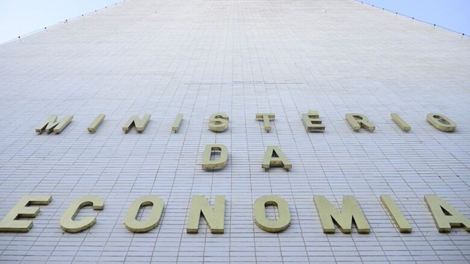 Empresas de 298 categorias não precisam de alvará ou licença para funcionar