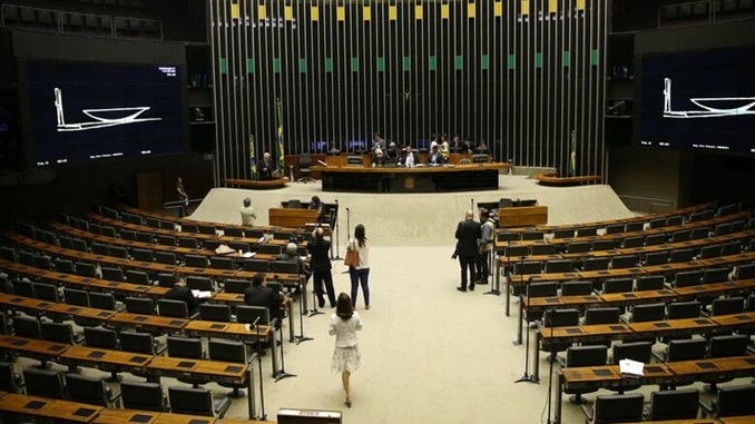 Tramitação lenta do novo Fundeb no Congresso Nacional preocupa gestores de todo o país