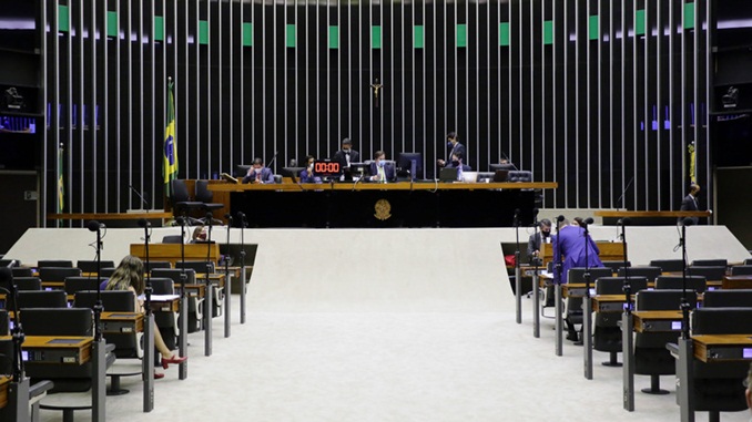 MP aprovada pela Câmara cria financiamento para pagar salários