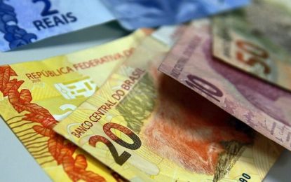 Negociações salariais ficam abaixo da inflação em abril, mostra Fipe