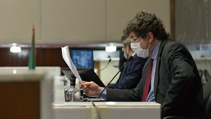 Desconto automático nas tarifas de água e luz é aprovado