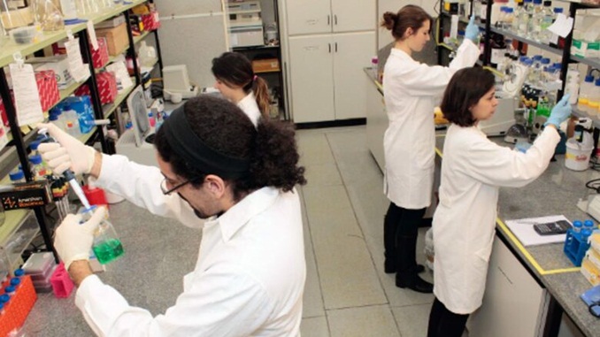 Produção da vacina de Oxford contra Covid-19 deve começar no Brasil no fim do ano