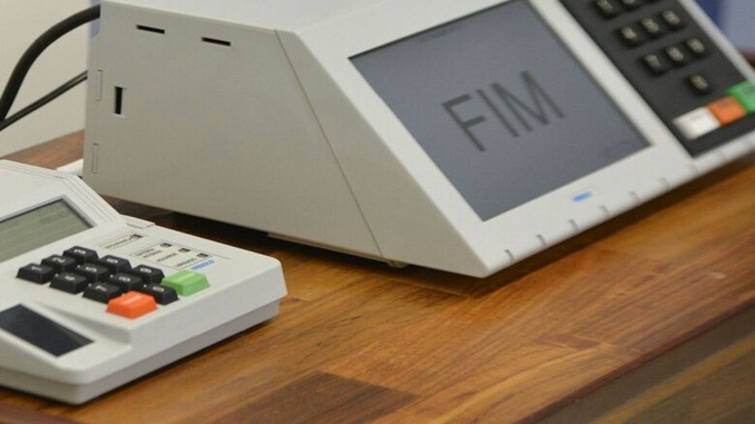 Votação durante eleições municipais deste ano deve durar uma hora a mais, diz Barroso