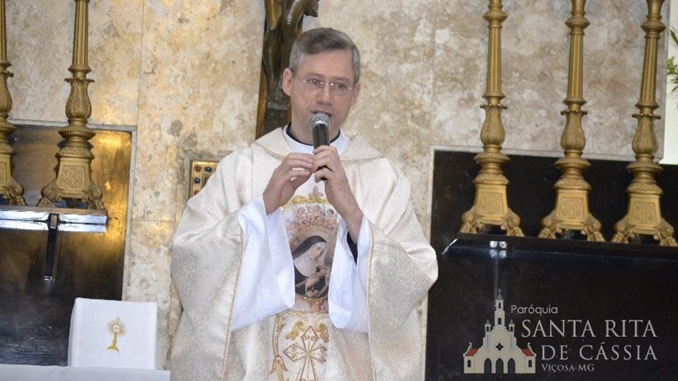 Padre Paulo Dionê Quintão celebra aniversário de ordenação presbiteral
