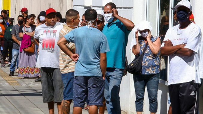 76% dos recursos do Auxílio Emergencial atingiram faixa mais pobre da população