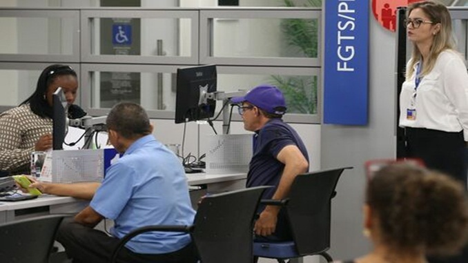 Beneficiários do FGTS podem sacar parcela do lucro do fundo a partir de segunda-feira (31)