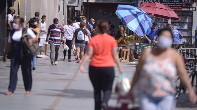 Taxa de contágio em torno de 1 sinaliza estabilização da covid-19 em Minas