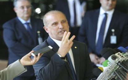 Auxílio Emergencial: pessoas cadastradas superaram 65 milhões. “Uma Itália inteira”, diz Onyx Lorenzoni