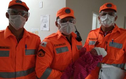 Mulher dá à luz enquanto tomava banho, em Salinas