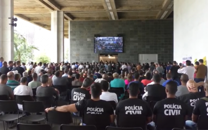 Servidores da segurança pública protestam e pedem igualdade na nova Previdência