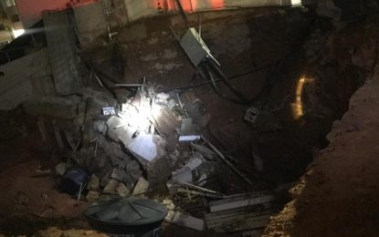 Desabamento atinge hospital de campanha de pacientes com Coronavírus, em Conselheiro Lafaiete