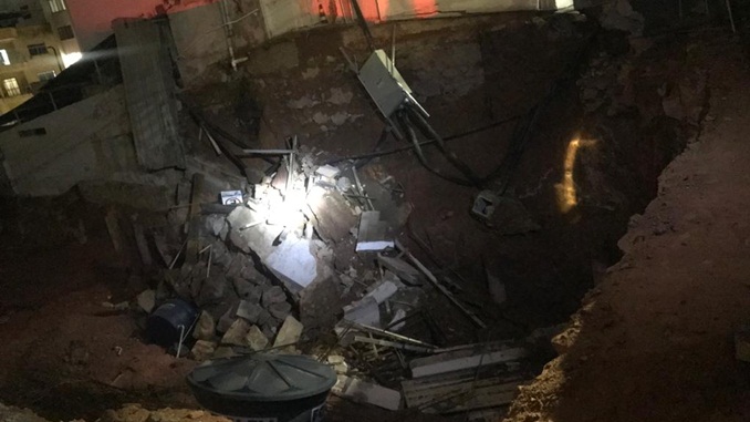 Desabamento atinge hospital de campanha de pacientes com Coronavírus, em Conselheiro Lafaiete