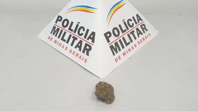 Homem é preso por tráfico de drogas, em Santos Dumont