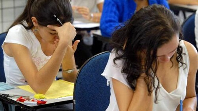 Mulheres são responsáveis por 60% das inscrições do Enem 2020