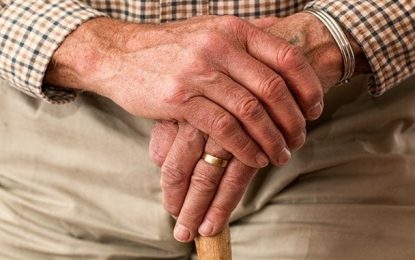 Psicólogo afirma que “muitos idosos já vivem em isolamento muito antes da pandemia”