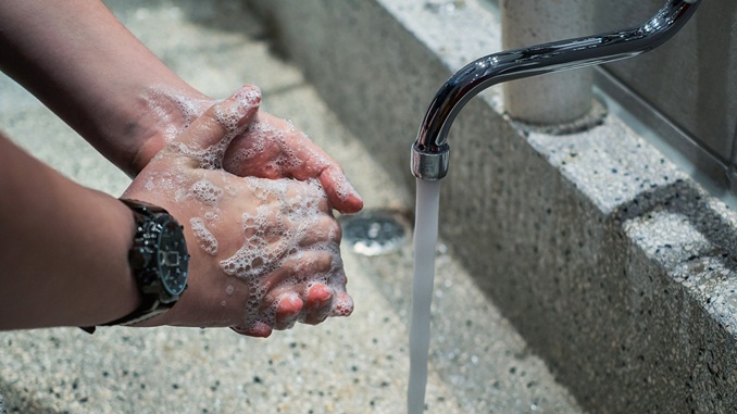 Casos de alergia aumentam na pandemia devido a higienização excessiva e produto de limpeza