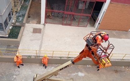 Homem cai de terraço enquanto trabalhava no Distrito Industrial de Montes Claros