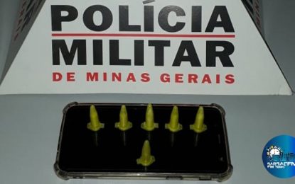 Polícia Militar apreende drogas no Bairro Nove de Março, em Barbacena