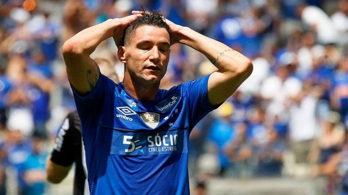 Pedido judicial de Thiago Neves ao Atlético causa divisão judicial