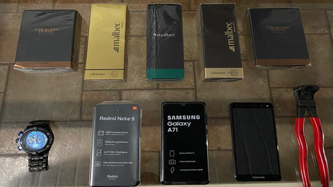 Polícia Militar prende suspeito de roubo e recupera produtos subtraídos, em São João Del-Rei