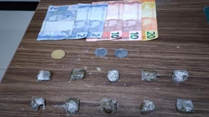 Polícia Militar apreende drogas na área central de Barbacena