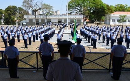 EPCAR: Esquadrão Anhur presta compromisso à Bandeira e ao Código de Honra