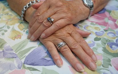 Aparência das unhas pode indicar problemas na saúde do corpo; saiba mais