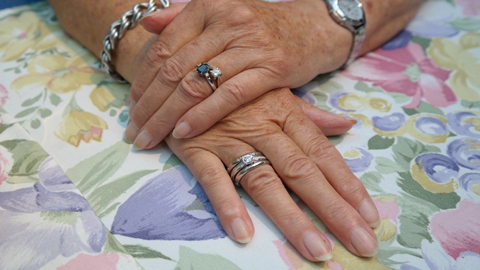 Aparência das unhas pode indicar problemas na saúde do corpo; saiba mais