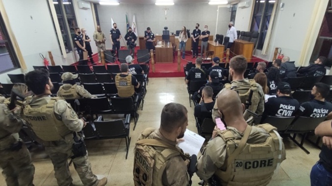 Polícia Civil prende vice-prefeito e dois funcionários públicos por suspeita de compra de votos em Perdizes