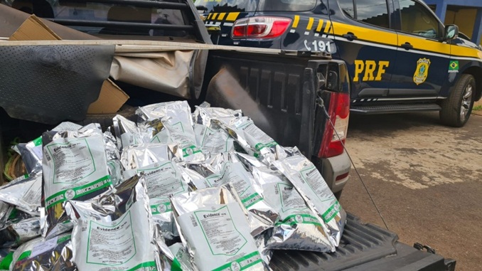 PRF apreende inseticida falsificado em Patos de Minas (MG)