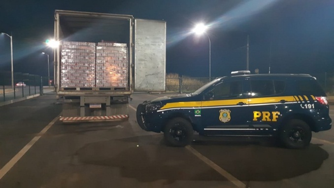 Mais de 100 mil latas de cerveja é apreendida em Uberaba