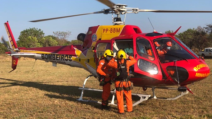 Equipes atuam pelo quinto dia para combater incêndio que atinge Serra do Cipó