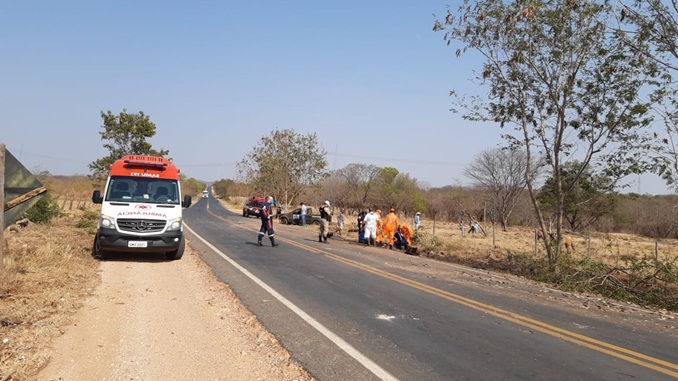 Bombeiros realizam ações em acidentes na cidade de Porteirinha