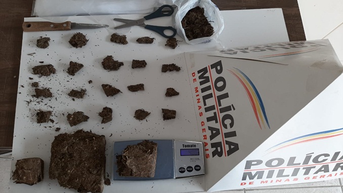 Homem é preso por tráfico de drogas em Barbacena