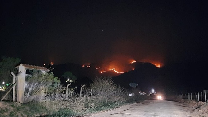 Incêndio atinge Parque Nacional da Serra da Canastra, em São Roque de Minas