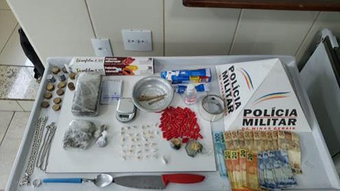Polícia Militar prende suspeitos de tráfico de drogas em Barbacena