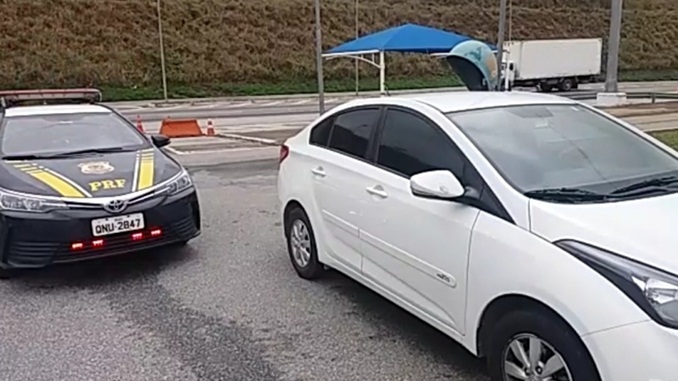 Operação integrada da PRF de São Paulo e Minas Gerais prende autor de feminicídio, em Perdões (MG)