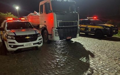 PRF apreendem mais 1,5 toneladas de maconha em Uberlândia (MG)