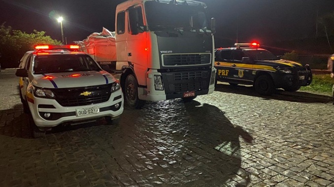 PRF apreendem mais 1,5 toneladas de maconha em Uberlândia (MG)