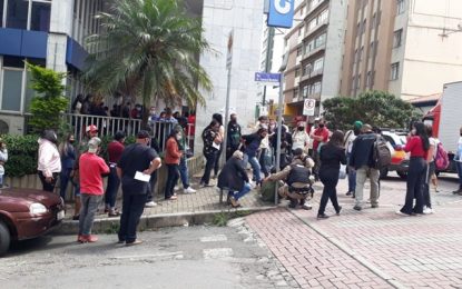 Militares prestam socorro a homem com crise convulsiva em Barbacena