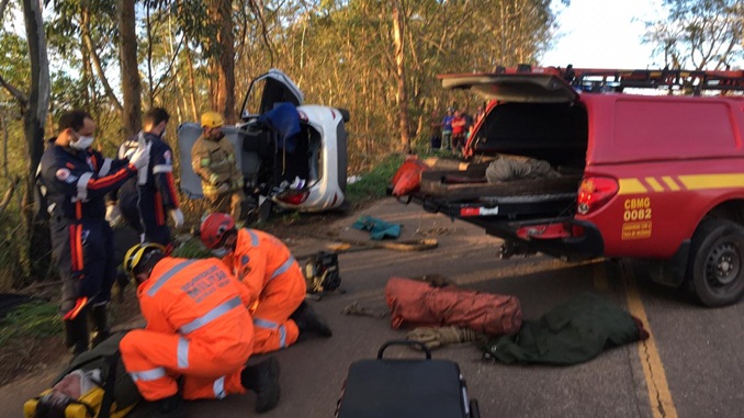 Casal fica ferido em acidente na MG-482, próximo a Piranga