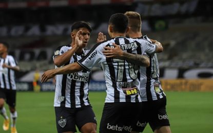 Atlético goleia Flamengo e assume segundo lugar do Brasileirão