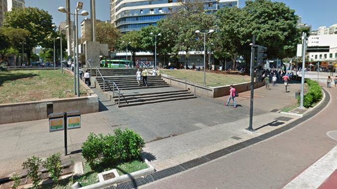 Morador de rua, que seria de Teófilo Otoni, esfaqueia duas pessoas no Centro de BH