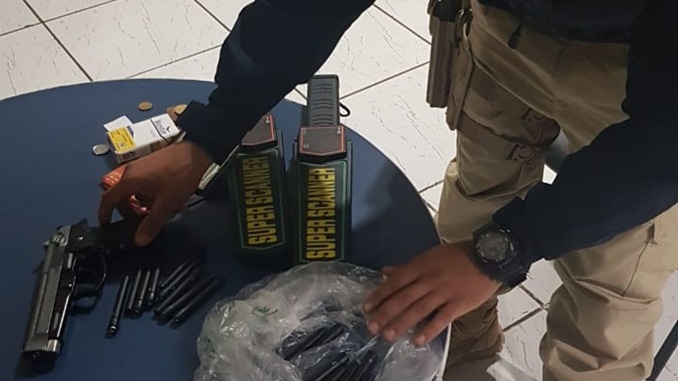 PRF detém assaltante de carga e recupera veículo roubado, em Betim (MG)