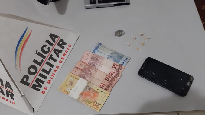 Jovem é preso suspeito de tráfico de drogas em Antônio Carlos