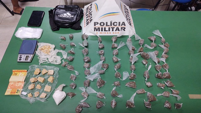 Jovem é preso em flagrante pelo crime de tráfico de drogas, em São Tiago