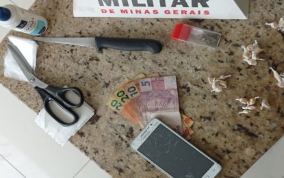 Homem é preso por tráfico de drogas no Bairro Água Santa, em Barbacena