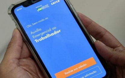 Mais de 7 milhões de beneficiários do auxílio emergencial receberam o dinheiro indevidamente, aponta TCU