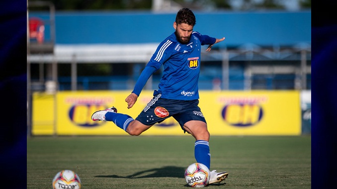 Após vitória, Felipão rasga elogios a Sóbis; atacante marcou quatro gols em cinco jogos