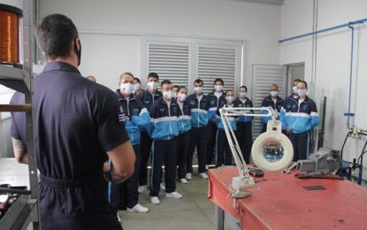 Estagiários da EPCAR de Barbacena visitam o PAMALS